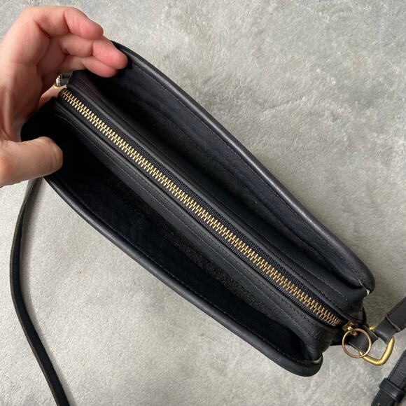 Vintage 90s Coach Sutton Crossbody Legacy Leather Black - Picture 3 of 12